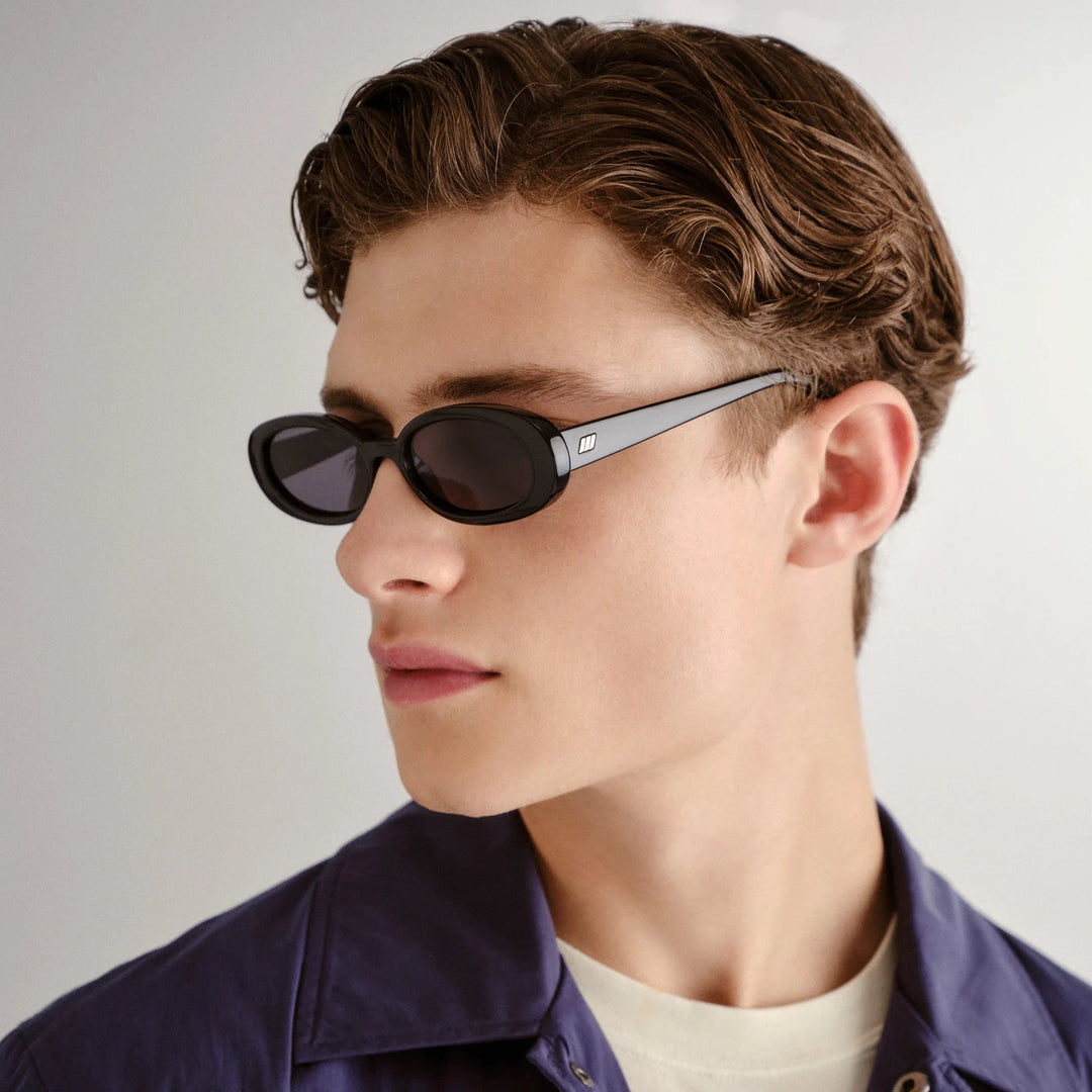 Black Smoke Mono Outta Love | Madison Black Smoke Mono Outta Love | Madison