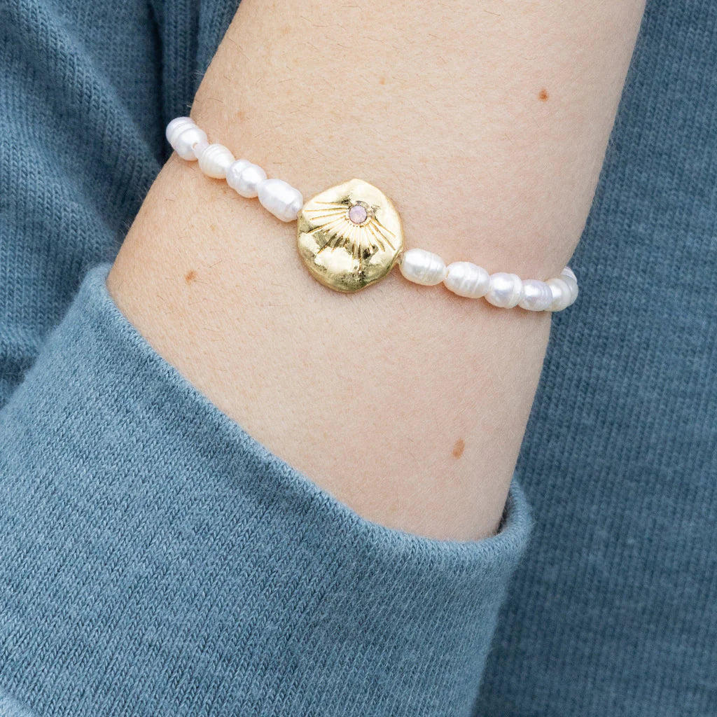 Love Affirmation Bracelet in Gold