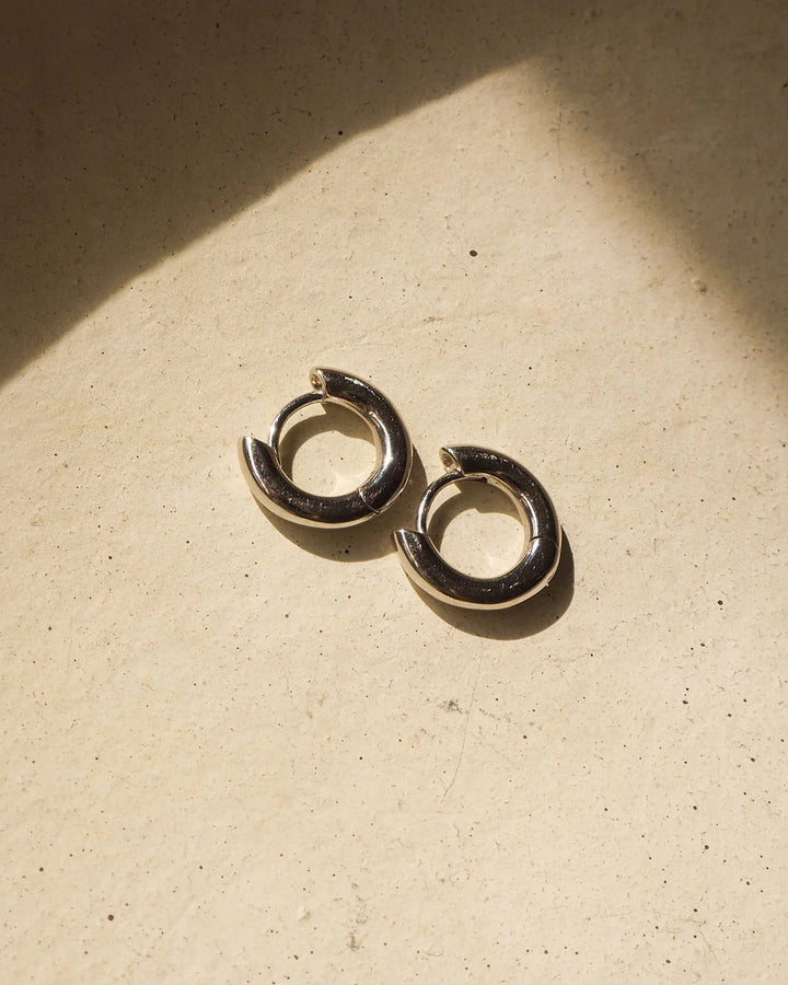 Amalfi Huggies in Silver - Madison's Niche 