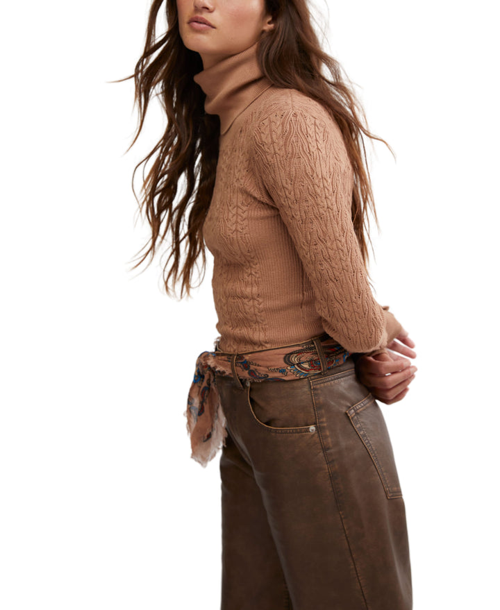 Maddie Turtleneck
