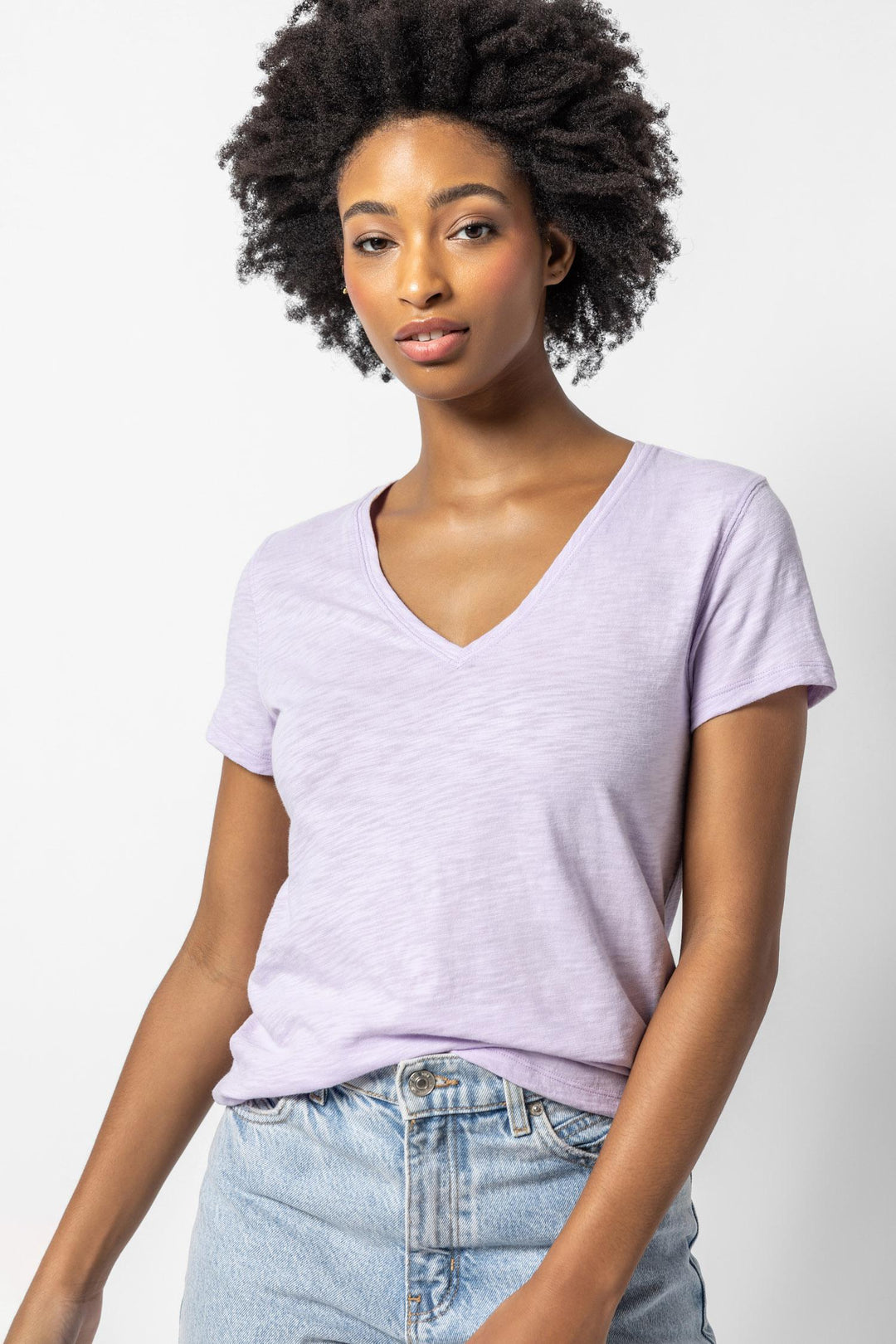 V-Neck Short Sleeve Back Seam Tee in Lily