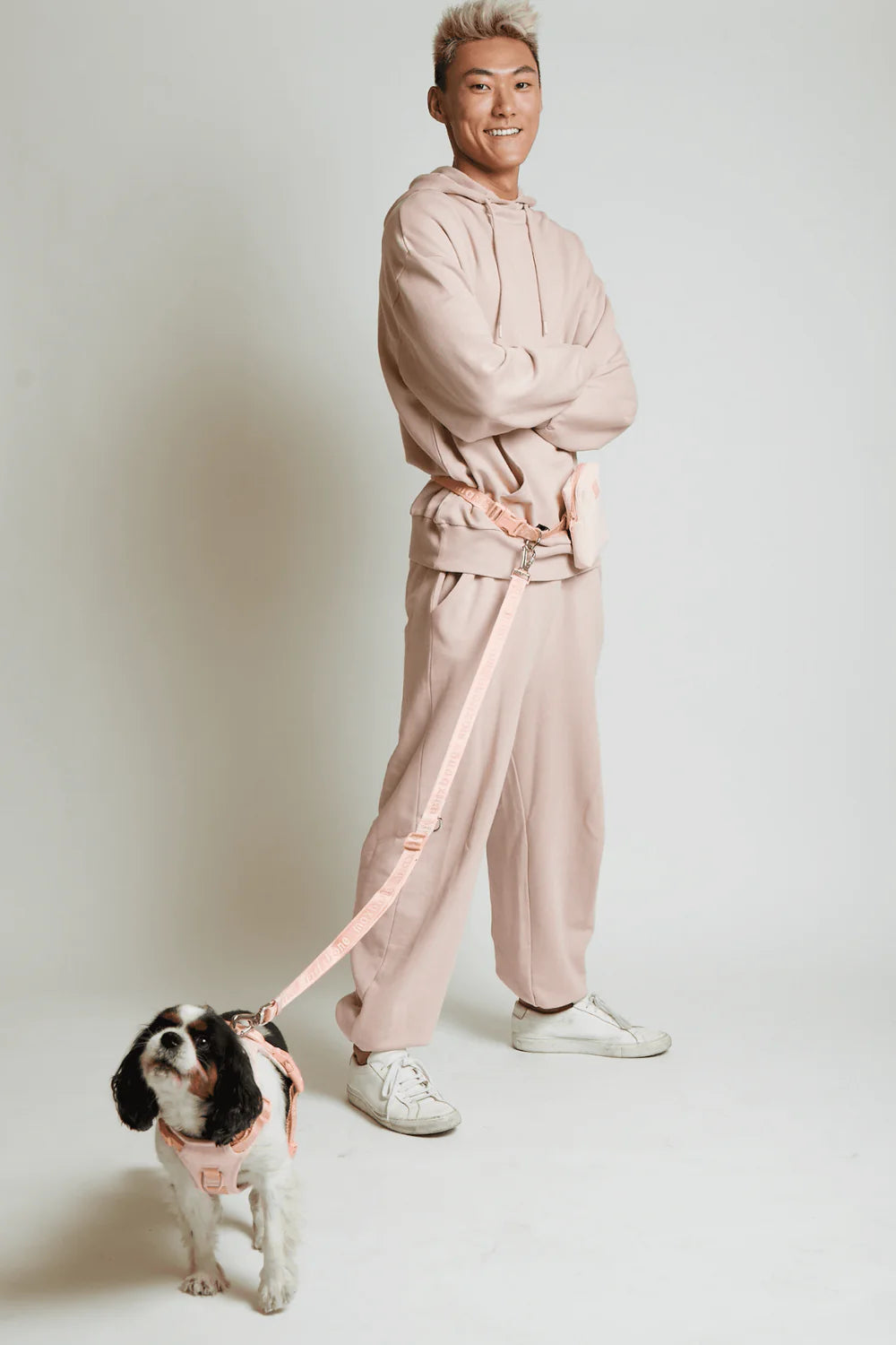 Hands Free Leash in Peach