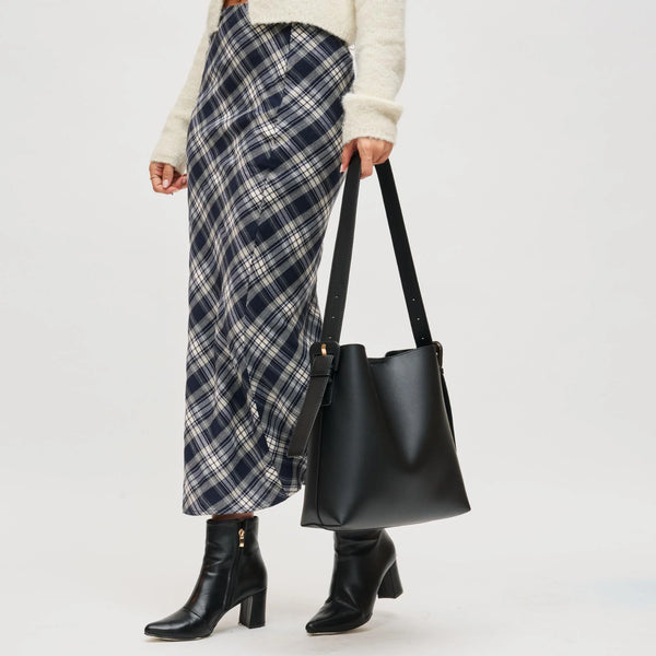 Addilyn Bucket in Black Madison's Niche 