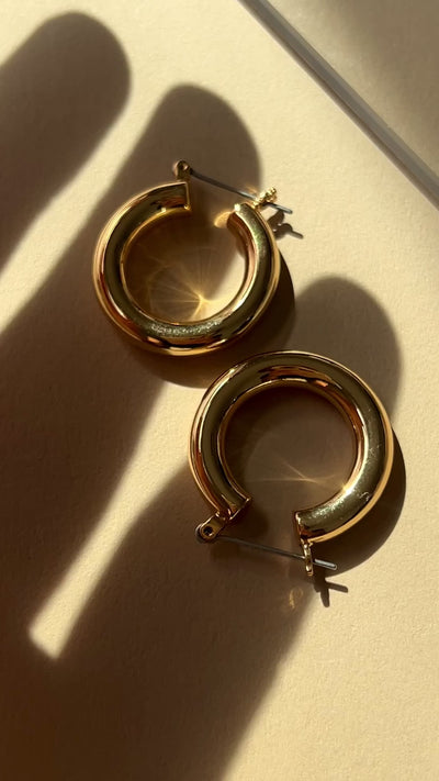Baby Amalfi Tube Hoops in Gold