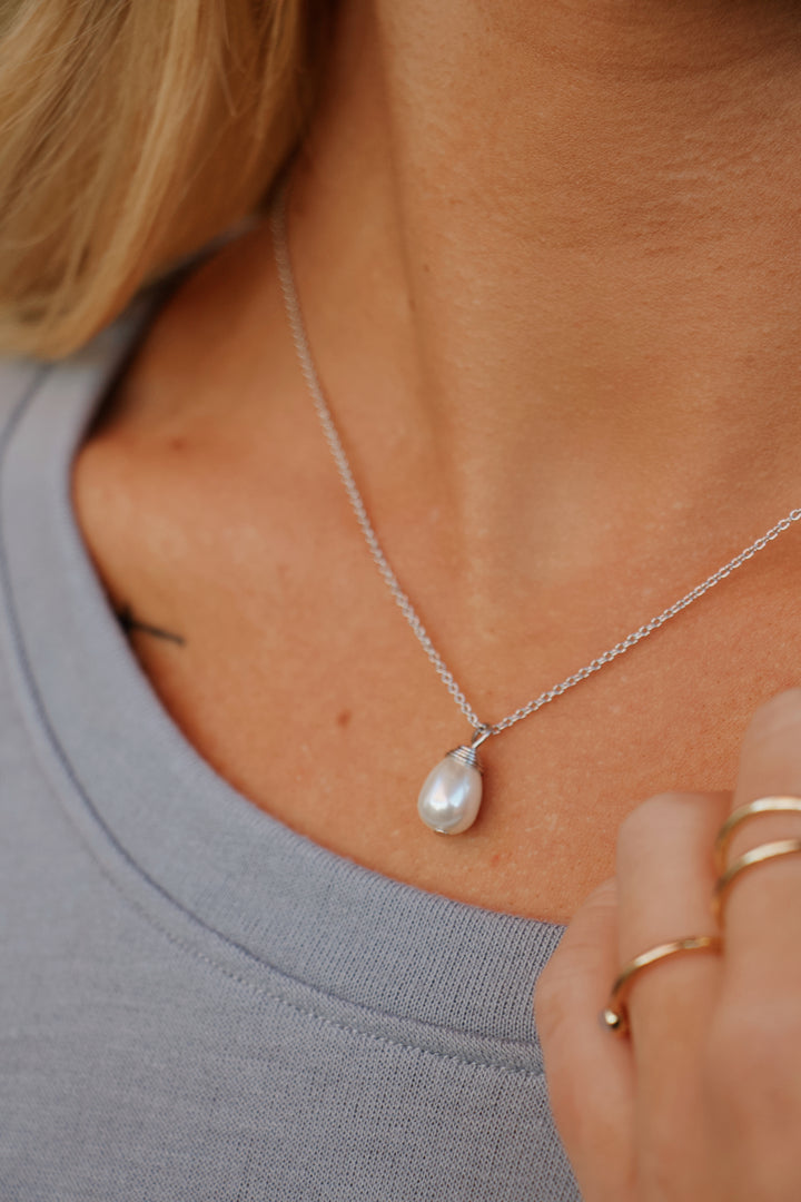 'Find Peace' Necklace in Silver - Madison's Niche 