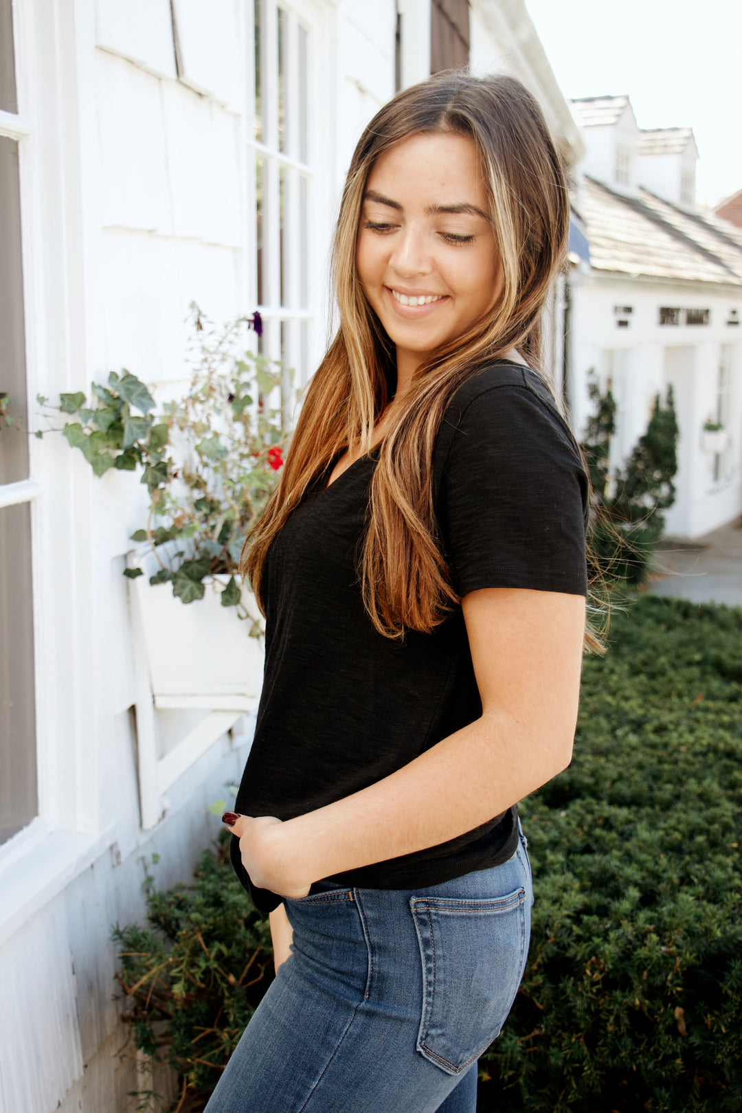 V-Neck Short Sleeve Seam Tee in Black - Madison's Niche 