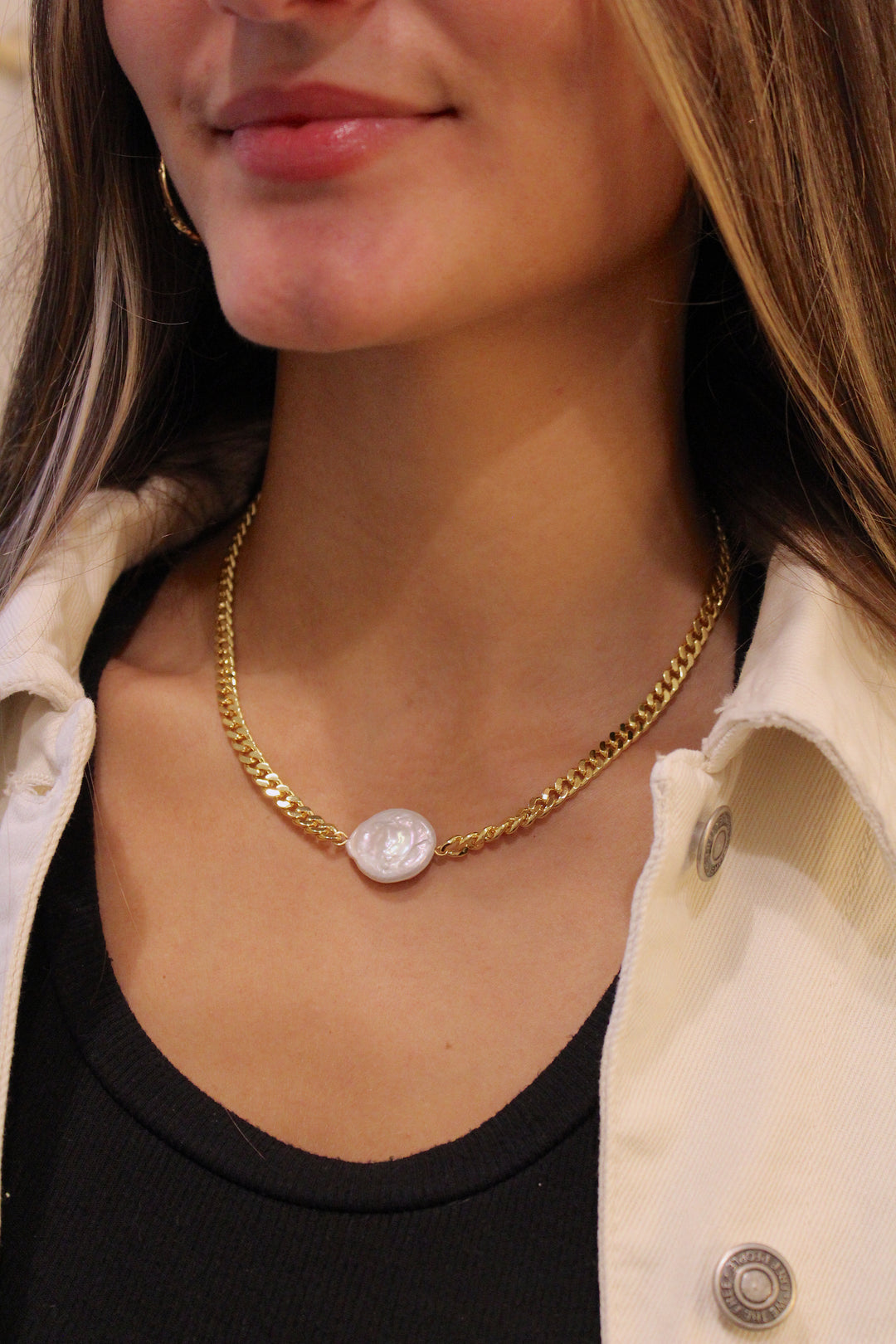 Pearl Curb Chain in Gold - Madison's Niche 