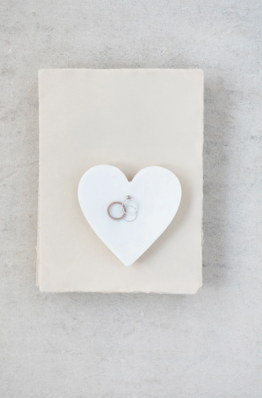 White Marble Heart Dish - Madison's Niche 