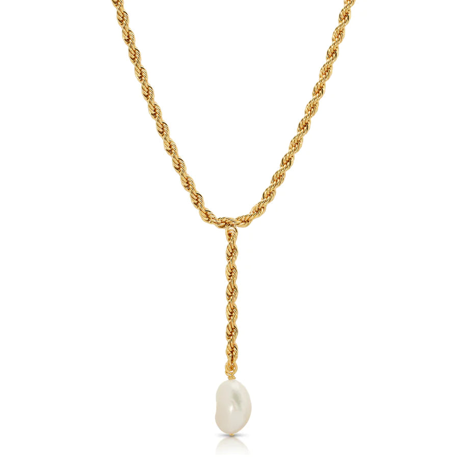 Bryn Pearl Lariat Necklace in Gold - Madison&