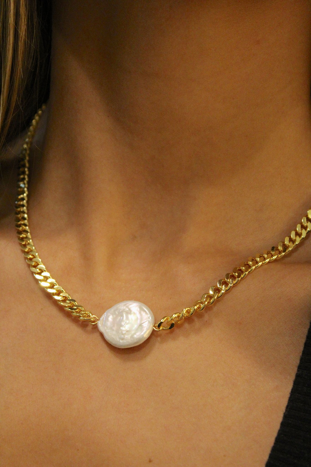 Pearl Curb Chain in Gold - Madison's Niche 