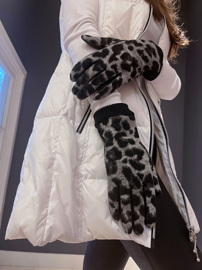 Leopard Ribbed Gloves in Grey - Madison's Niche 